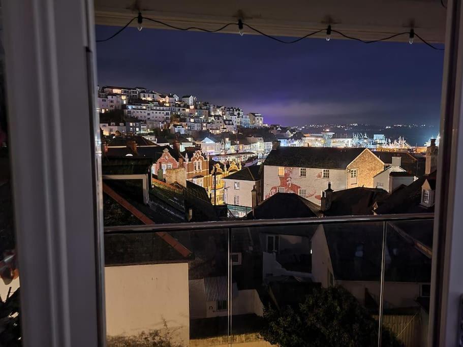 Stunning Penthouse Views To Harbour With Parking. Apartman Brixham Kültér fotó