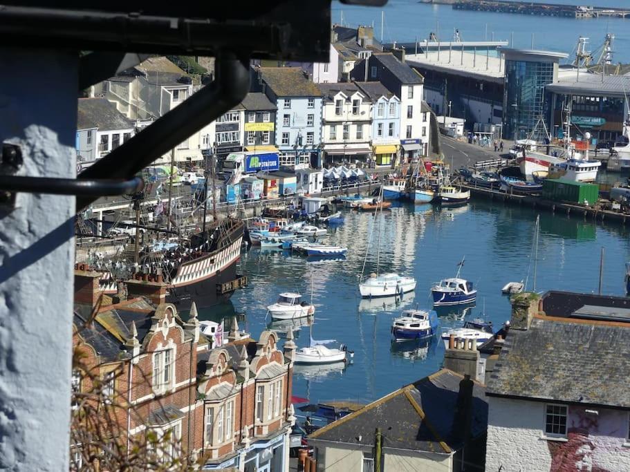 Stunning Penthouse Views To Harbour With Parking. Apartman Brixham Kültér fotó