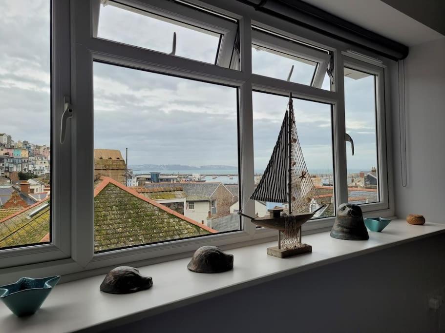 Stunning Penthouse Views To Harbour With Parking. Apartman Brixham Kültér fotó