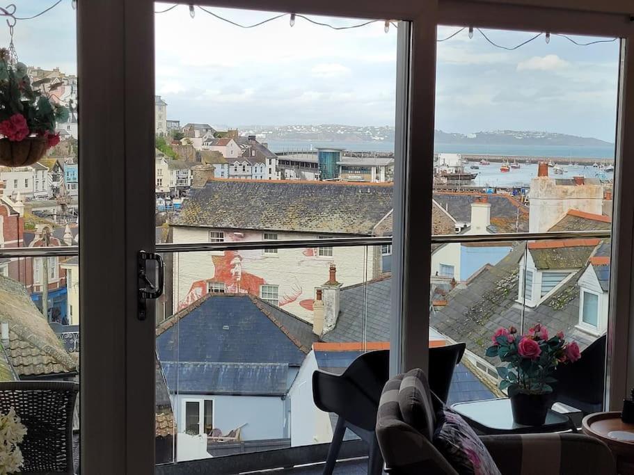 Stunning Penthouse Views To Harbour With Parking. Apartman Brixham Kültér fotó