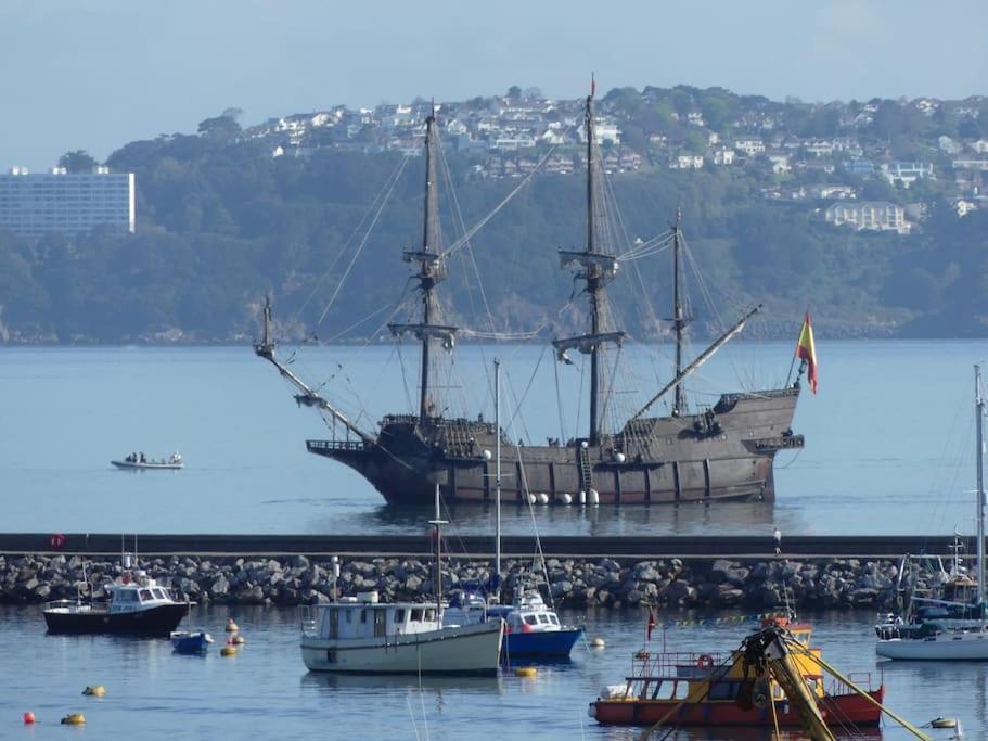 Stunning Penthouse Views To Harbour With Parking. Apartman Brixham Kültér fotó