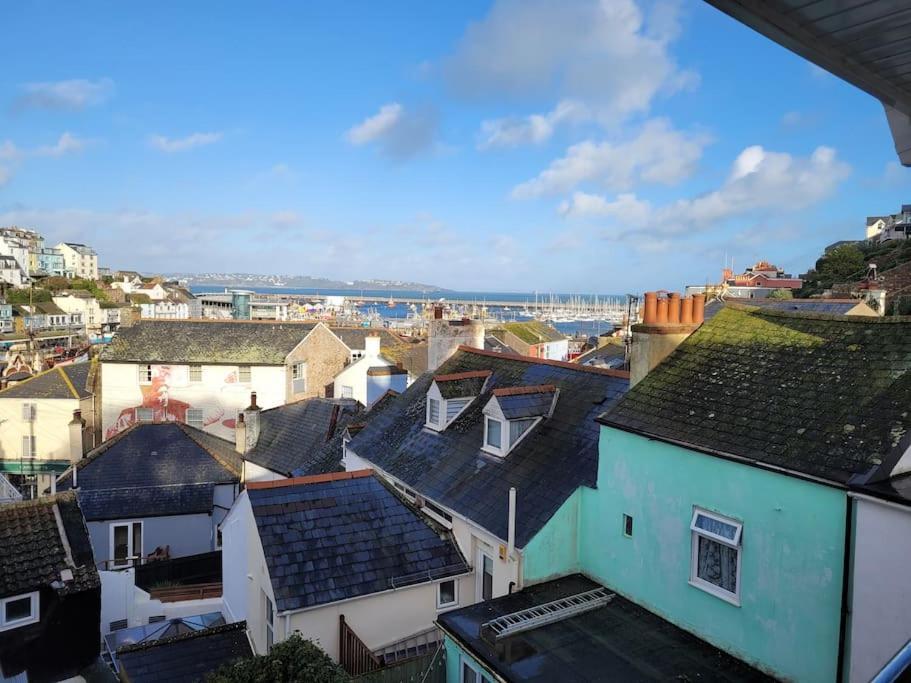 Stunning Penthouse Views To Harbour With Parking. Apartman Brixham Kültér fotó