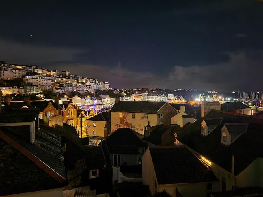 Stunning Penthouse Views To Harbour With Parking. Apartman Brixham Kültér fotó