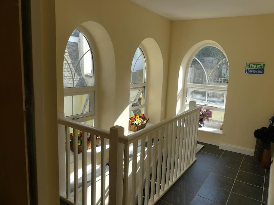 Stunning Penthouse Views To Harbour With Parking. Apartman Brixham Kültér fotó